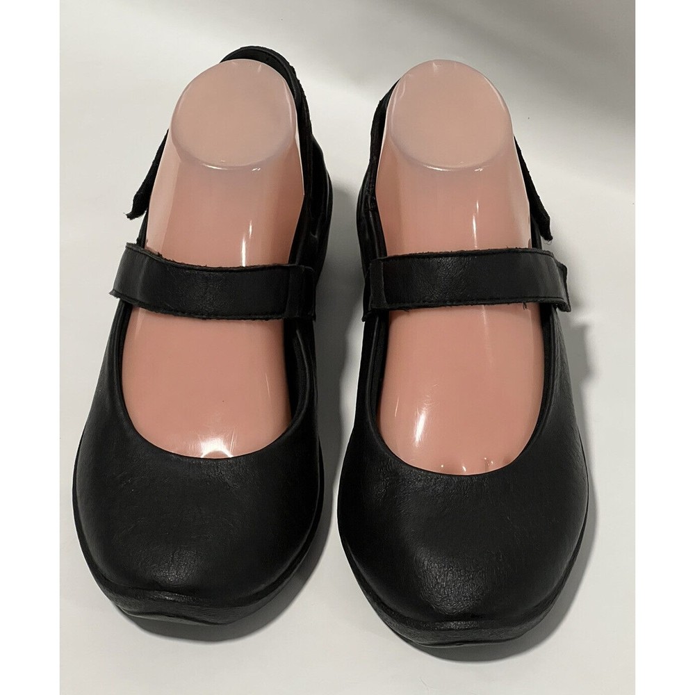 Arcopedico Black Flats